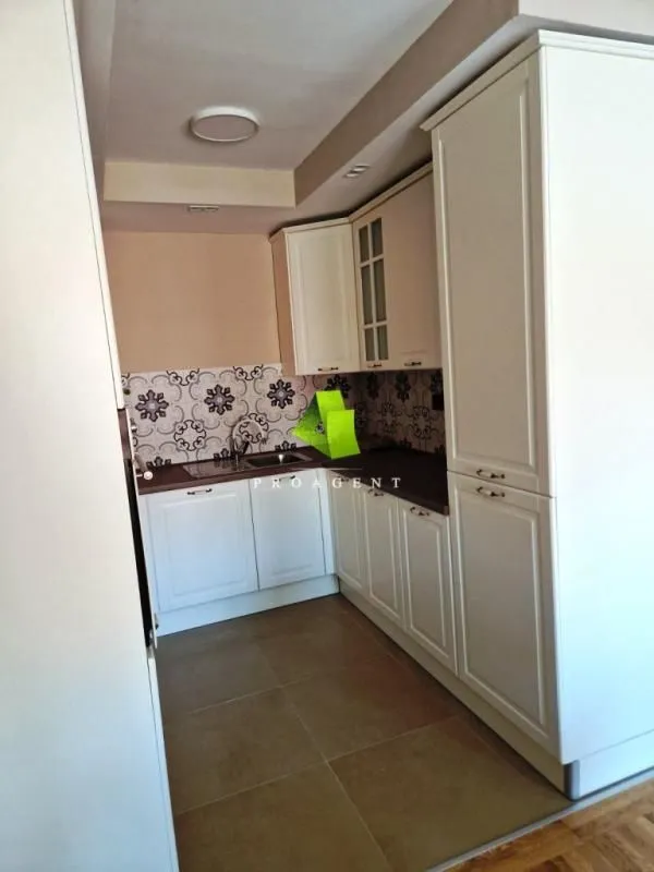 Rent, office space, 344m², Palilula, Niš