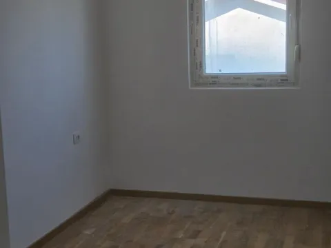 Rent, one bedroom apartment, 40m², Zagorič, Podgorica - image 2