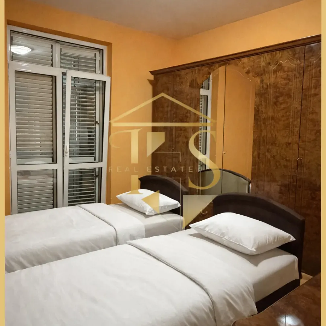 Izdavanje, dvosoban stan, 70m², Centar, Tivat - Meer