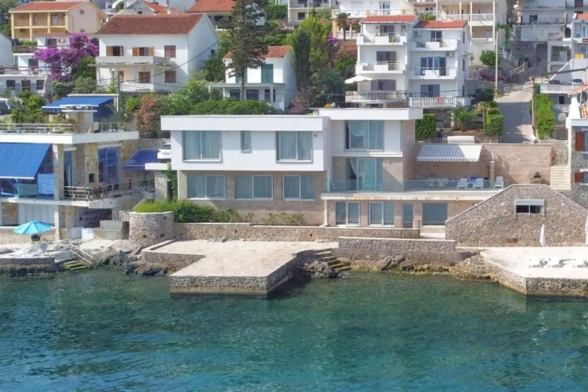 Prodaja, kuća, 240m², Krašići, Tivat