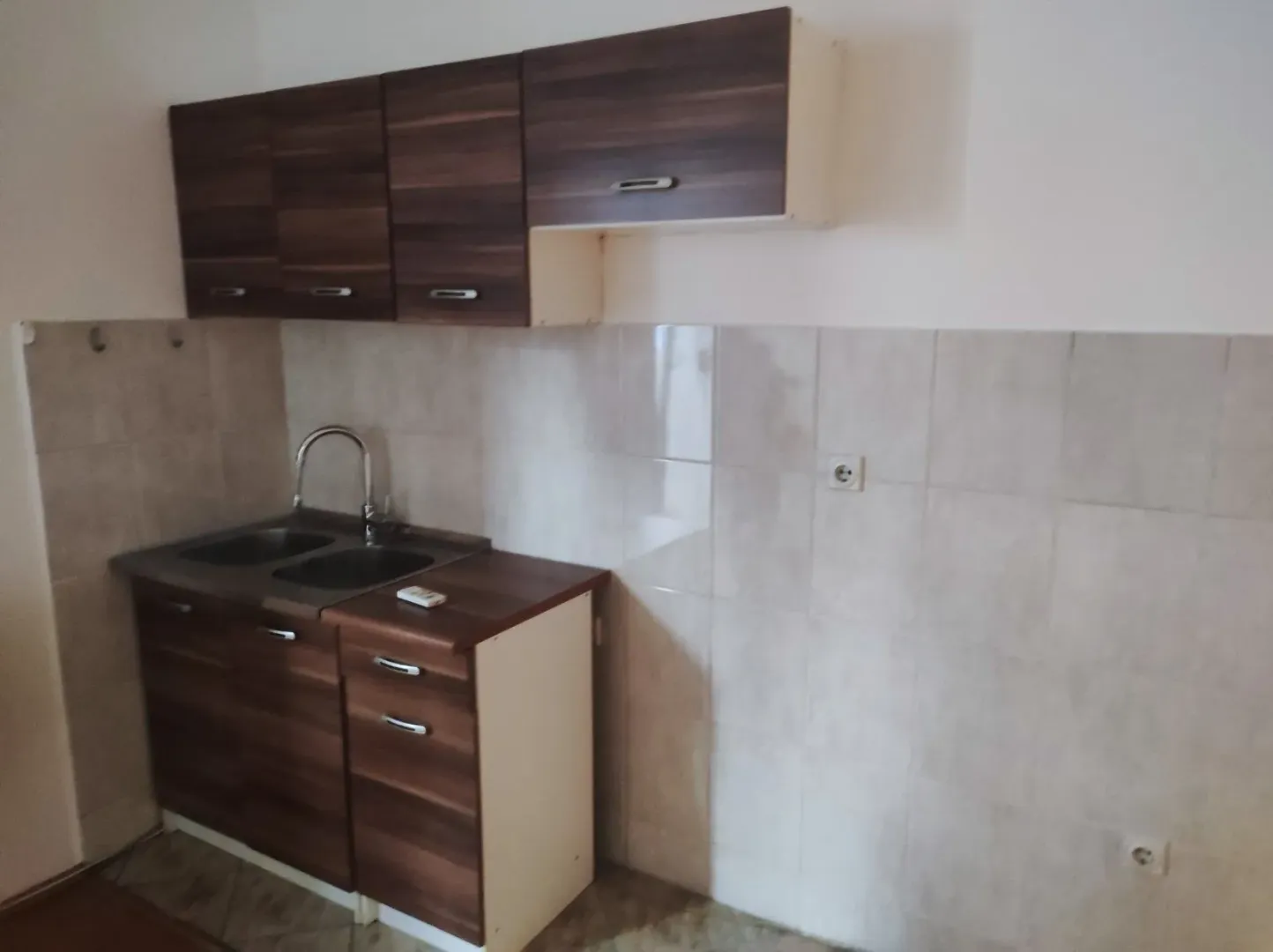 Izdavanje, stan, 25m², Krivi Most, Podgorica
