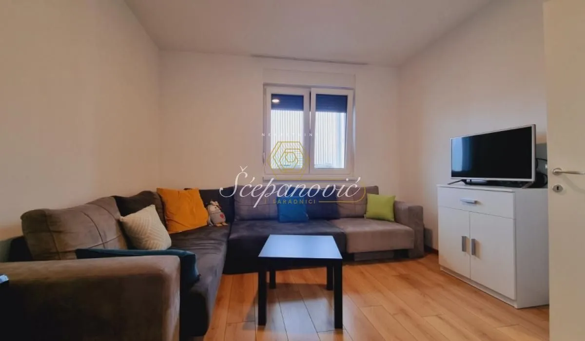 Prodaja, četvorosoban stan, 100m², Adice, Novi Sad Sve Podlokacije