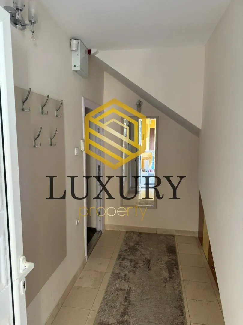 Izdavanje, jednosoban stan, 60m², Centar, Podgorica