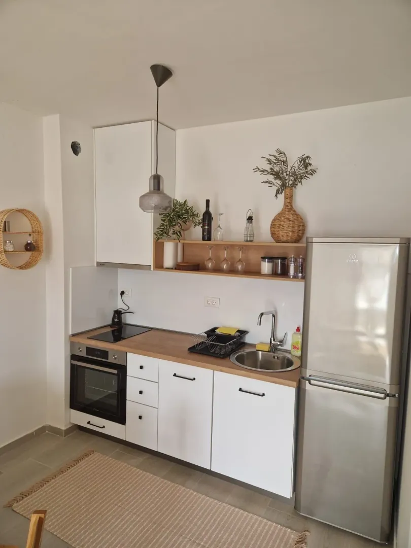 Izdavanje, jednosoban stan, 43m², Kumbor, Herceg Novi