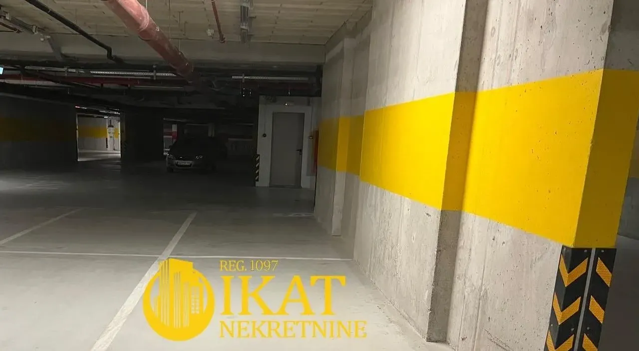 Izdavanje, parking/garaža, 12m², Banjica, Voždovac Sve Podlokacije