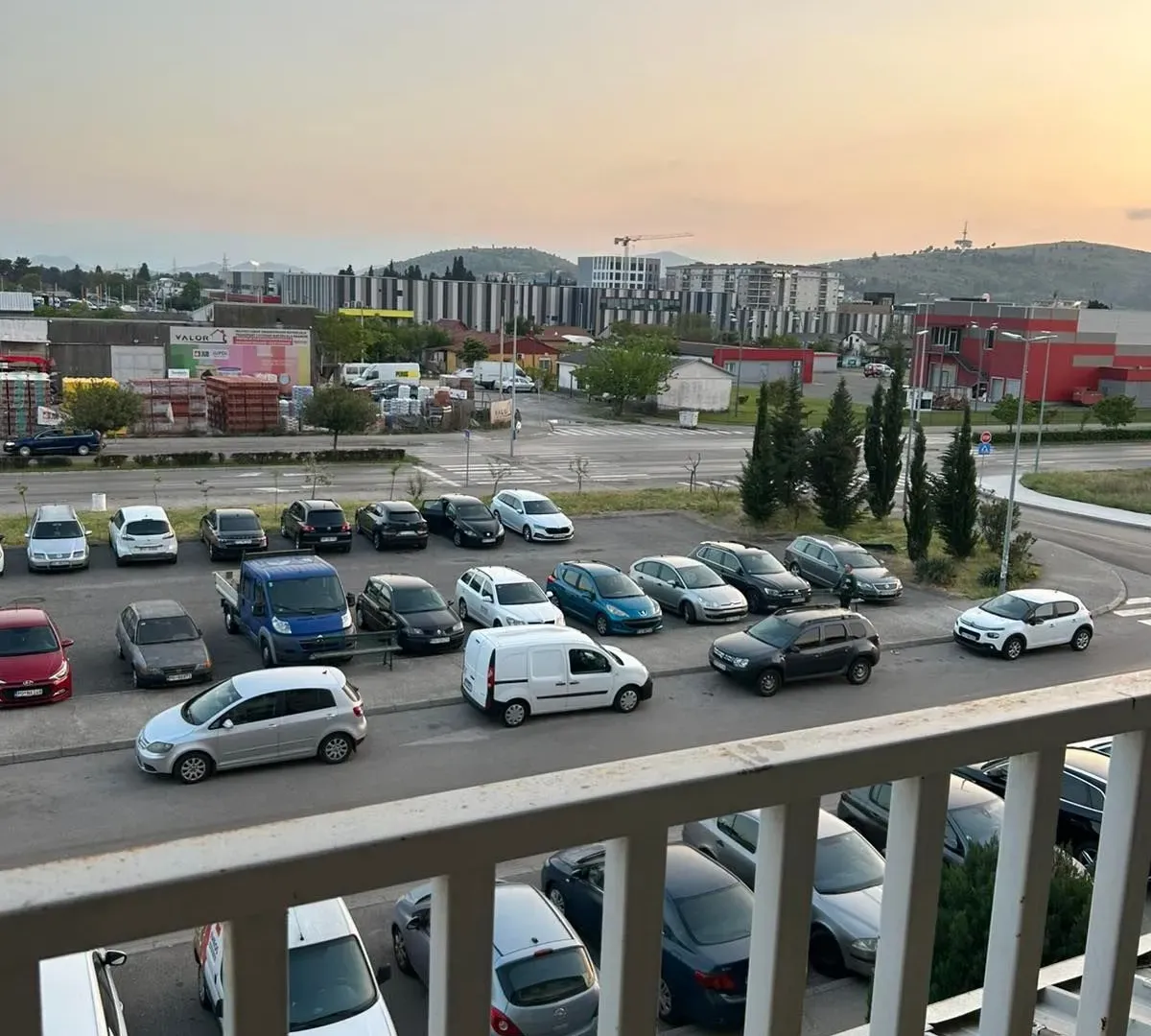 Izdavanje, jednosoban stan, 52m², Zabjelo, Podgorica