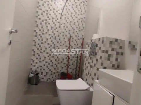 Izdavanje, poslovni prostor, 58m², Crveni Krst, Beograd - image 7