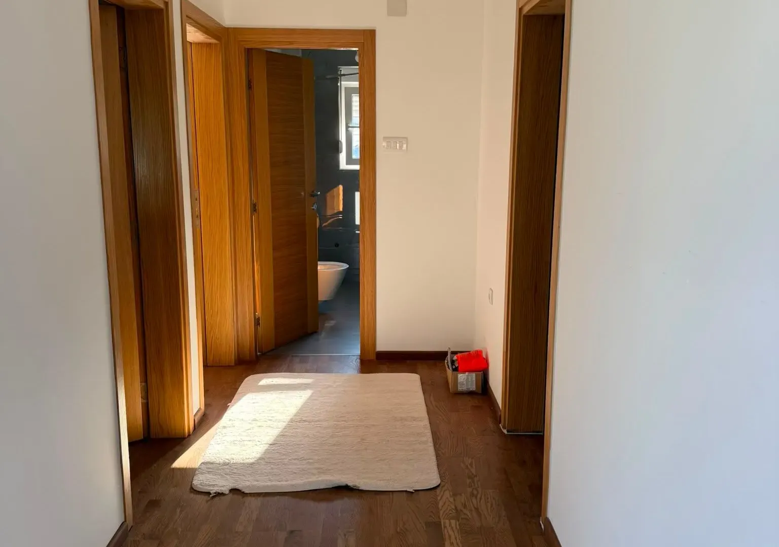 Izdavanje, dvosoban stan, 70m², Vranići, Podgorica
