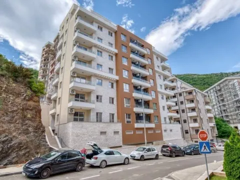 Izdavanje, jednosoban stan, 45m², Bečići, Budva - image 11