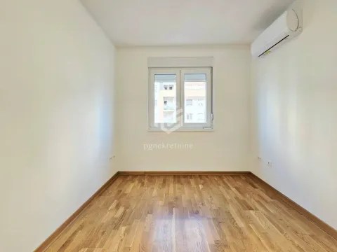 Rent, two bedroom apartment, 64m², City Kej, Podgorica - image 7