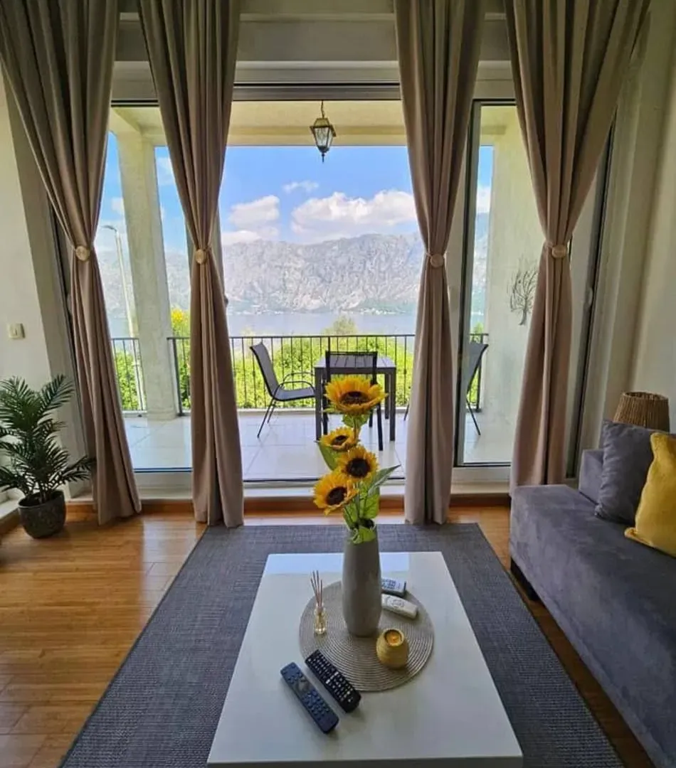 Prodaja, jednosoban stan, 41m², Prčanj, Kotor