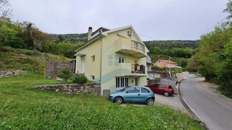 Sale, house, 200m², Kavač, Kotor