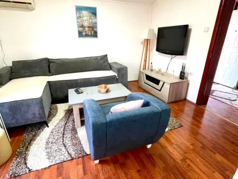 Izdavanje, dvosoban stan, 70m², Gornja Gorica, Podgorica - image 5