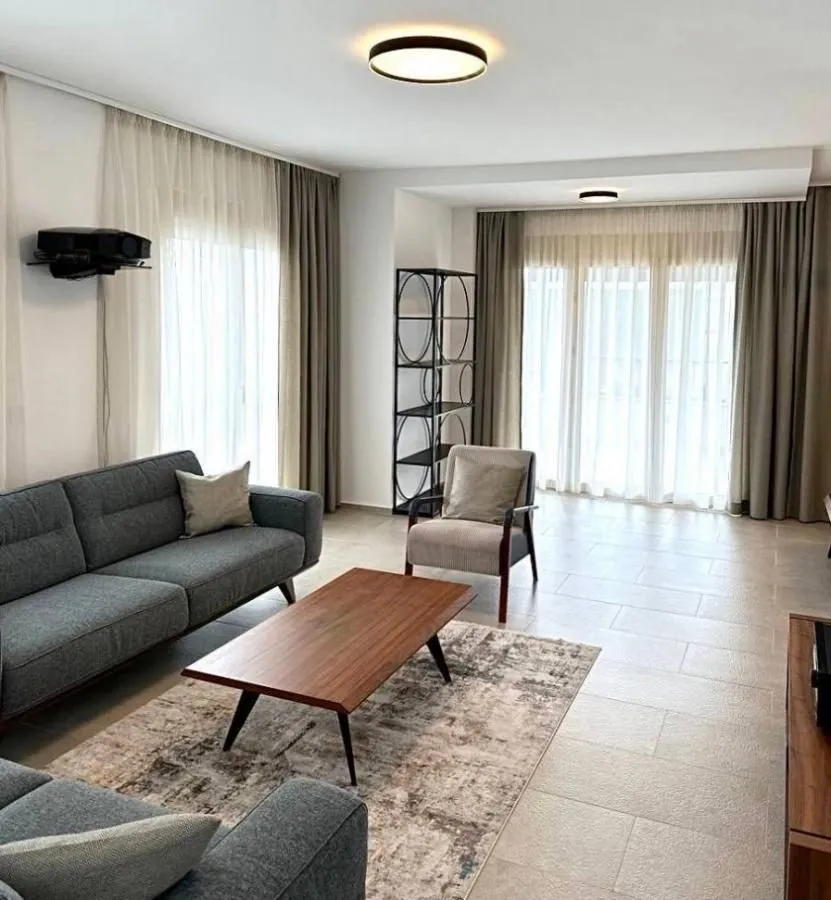 Prodaja, trosoban stan, 92m², Tivat, Crna Gora