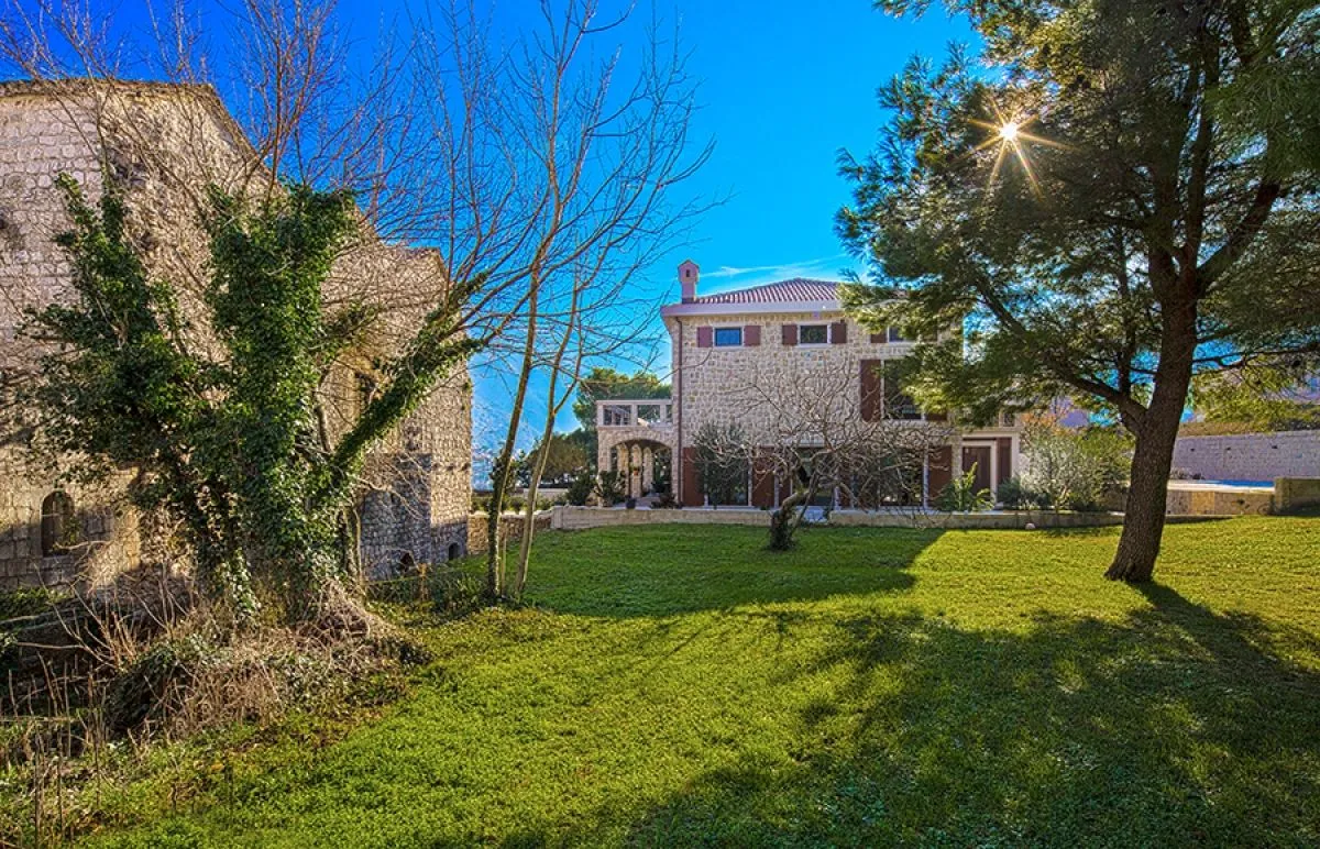 Sale, house, 497m², Prčanj, Kotor