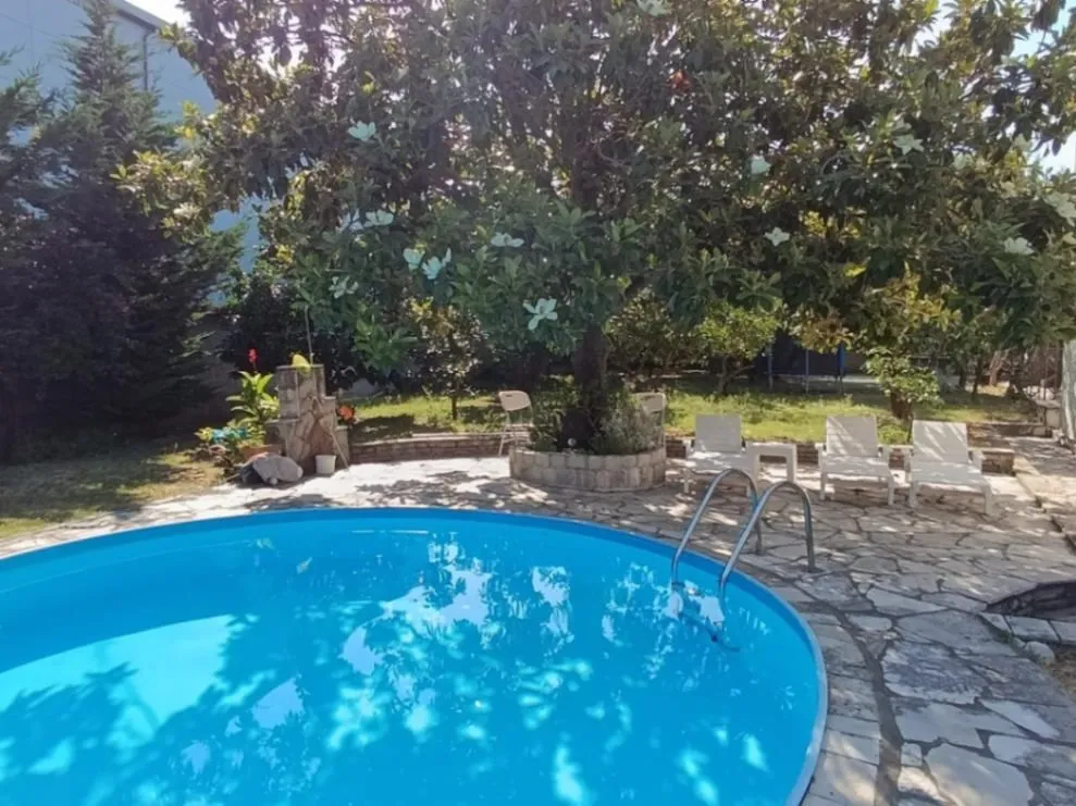 Rent, house, 200m², Centar, Bar