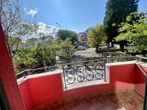 Izdavanje, dvosoban stan, 64m², Vezirov Most, Podgorica - image 10