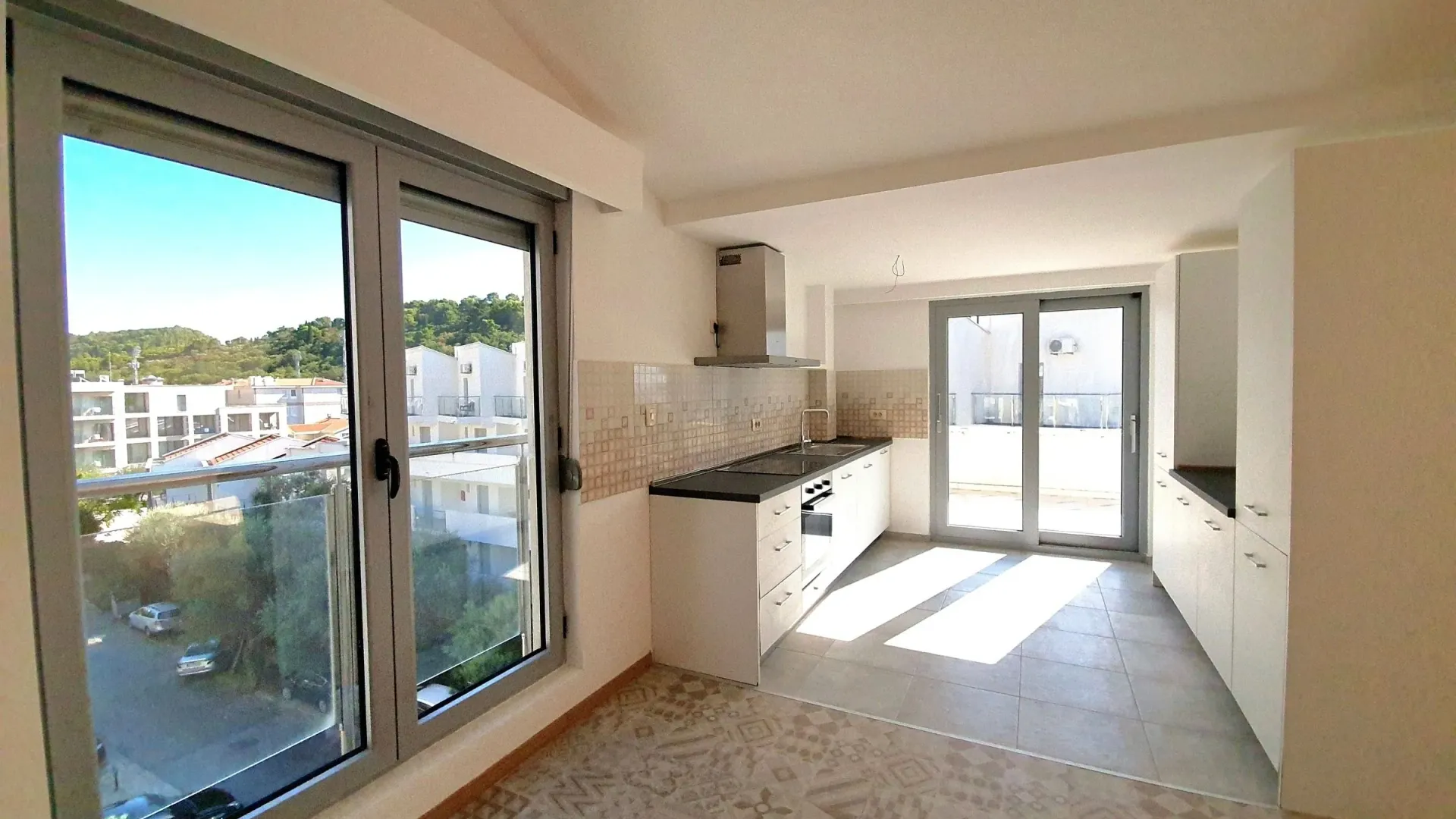 Sale, three bedroom apartment, 171m², Petrovac, Budva