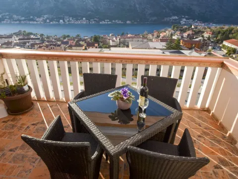 Prodaja, stan, 95m², Kotor, Crna Gora - image 2