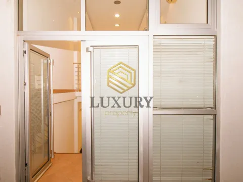 Izdavanje, poslovni prostor, 46m², Centar, Podgorica - image 8