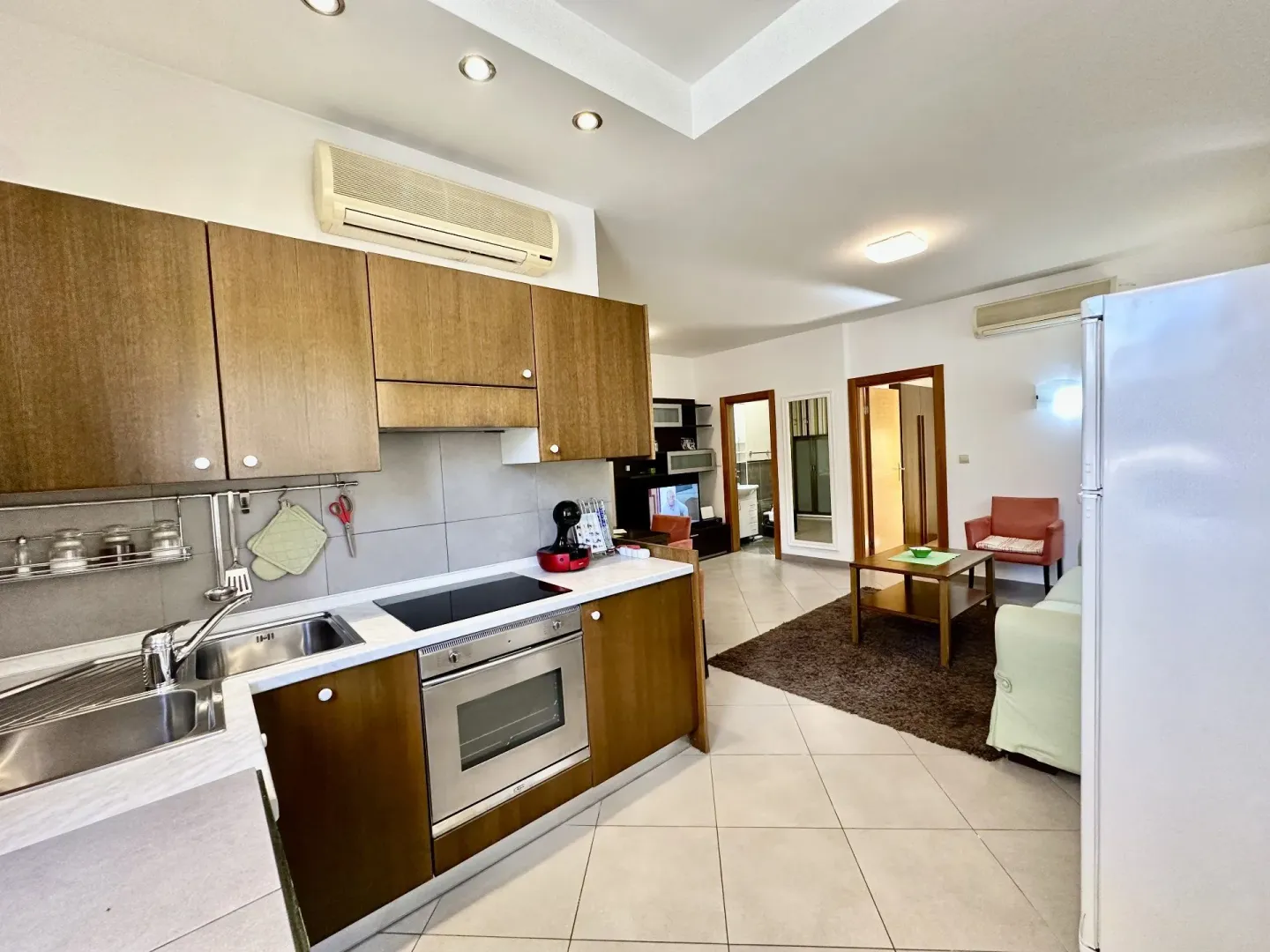 Rent, two bedroom apartment, 80m², Dobrota, Kotor