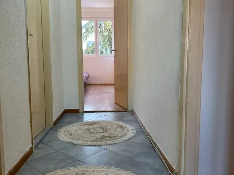 Izdavanje, dvosoban stan, 70m², Gintaš, Podgorica - image 7