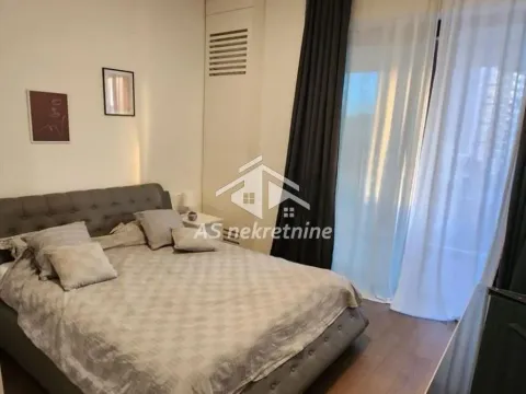 Izdavanje, trosoban stan, 104m², Savski Venac, Beograd - image 6