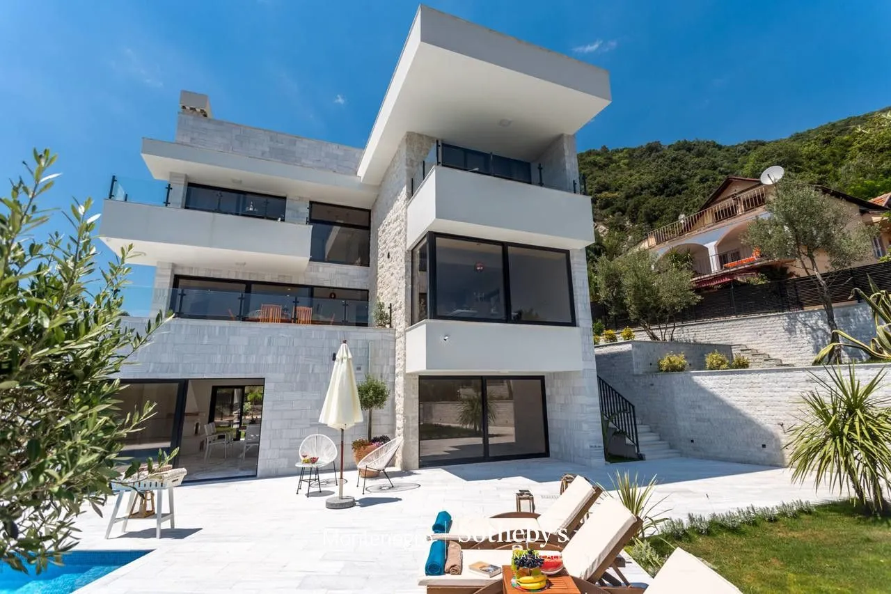 Prodaja, kuća, 350m², Đenovići, Herceg Novi
