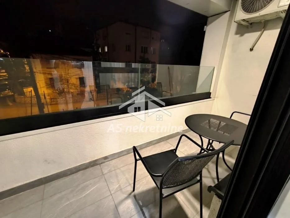 Rent, three bedroom apartment, 60m², Južni Bulevar, Vračar Sve Podlokacije
