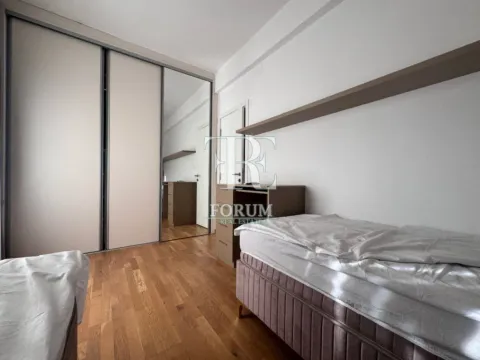 Izdavanje, trosoban stan, 117m², Centar, Podgorica - image 12