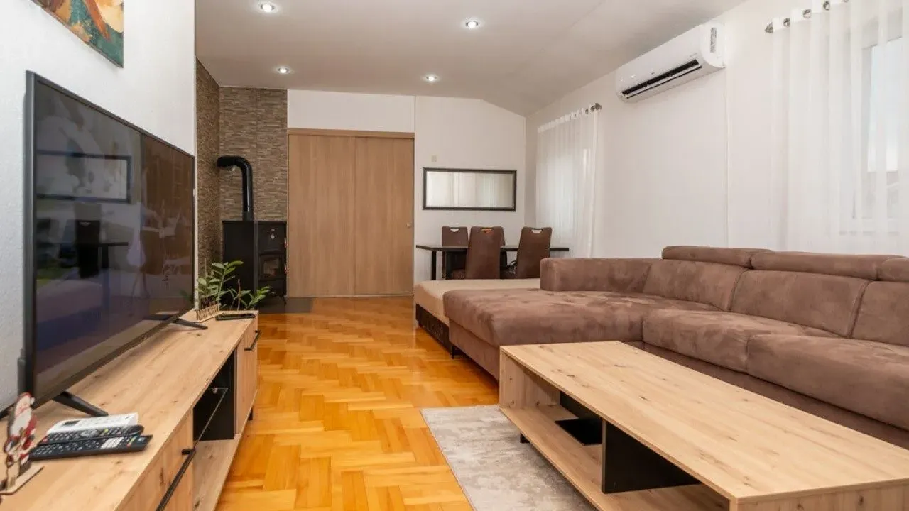 Prodaja, kuća, 258m², Pod Goricom, Podgorica