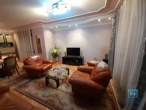 Prodaja, kuća, 180m², Centar, Ćuprija - image 26
