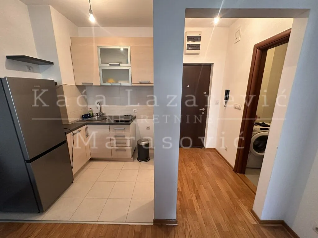Prodaja, dvosoban stan, 40m², Kluz, Zvezdara Sve Podlokacije