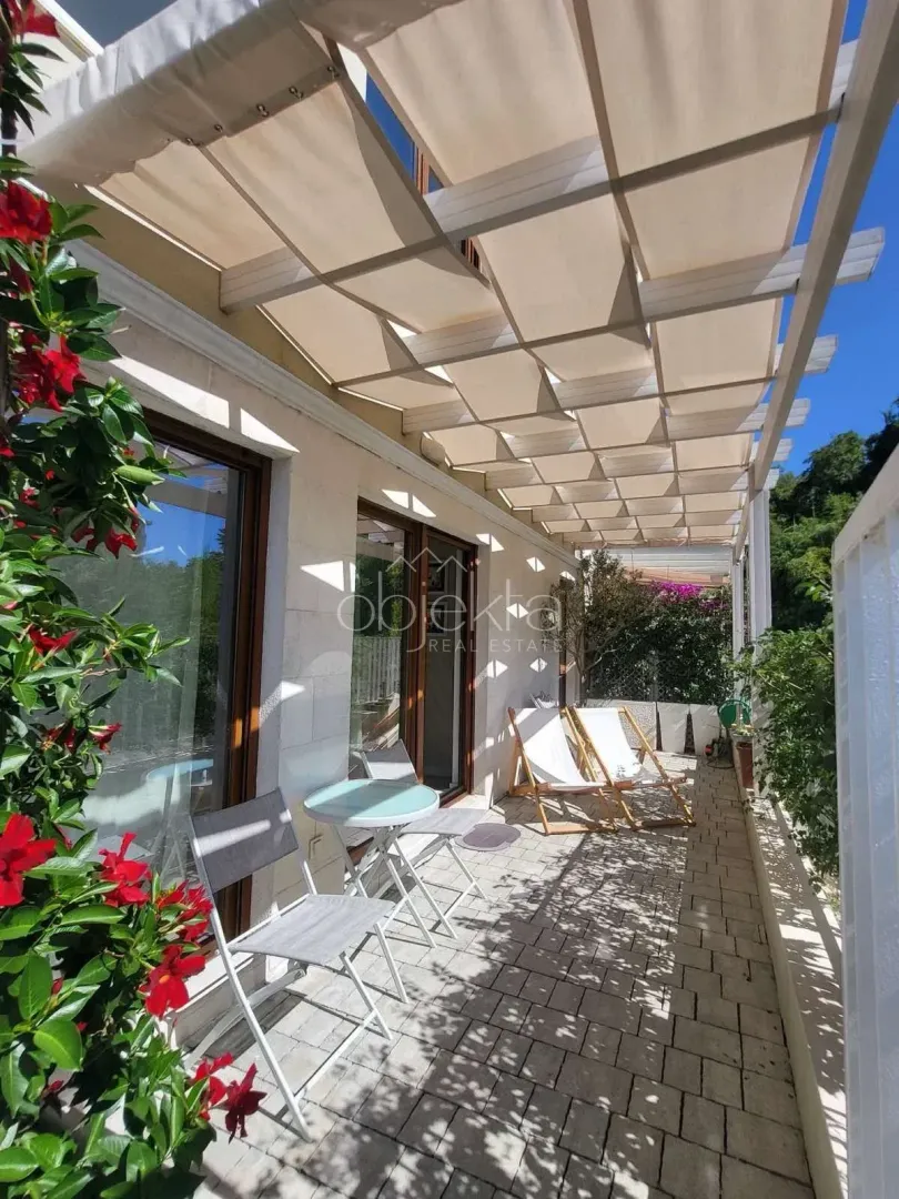 Izdavanje, stan, 83m², Tivat, Crna Gora