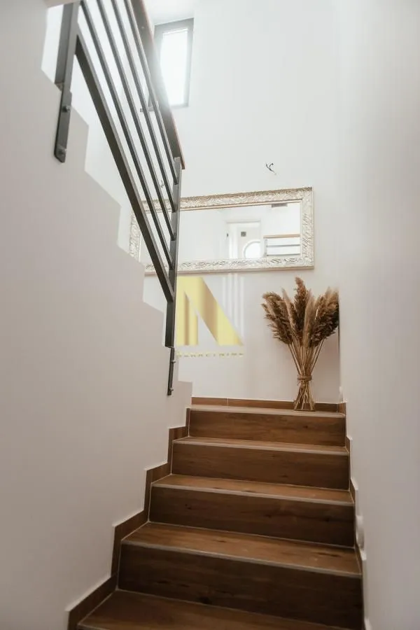 Izdavanje, trosoban stan, 105m², Sremska Kamenica, Petrovaradin