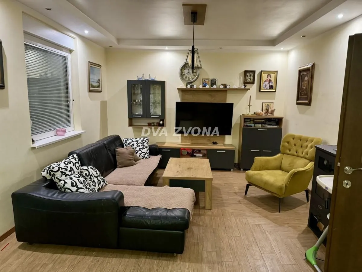 Prodaja, kuća, 250m², Adice, Novi Sad Sve Podlokacije
