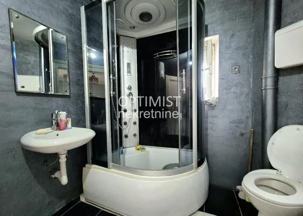 Izdavanje, dvosoban stan, 43m², Južni Bulevar, Vračar Sve Podlokacije