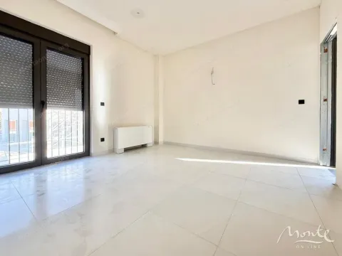 Prodaja, trosoban stan, 236m², Tivat, Crna Gora - image 4