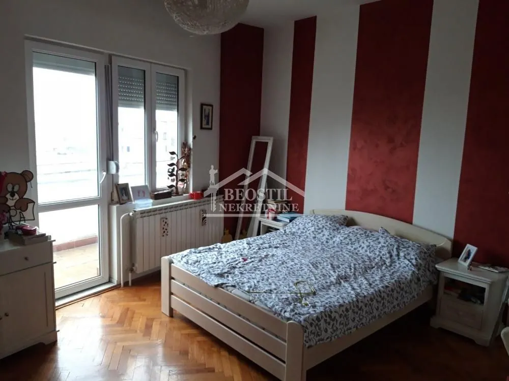 Prodaja, trosoban stan, 99m², Stari Grad, Beograd
