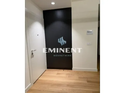 Izdavanje, trosoban stan, 76m², Savski Venac, Beograd - image 11