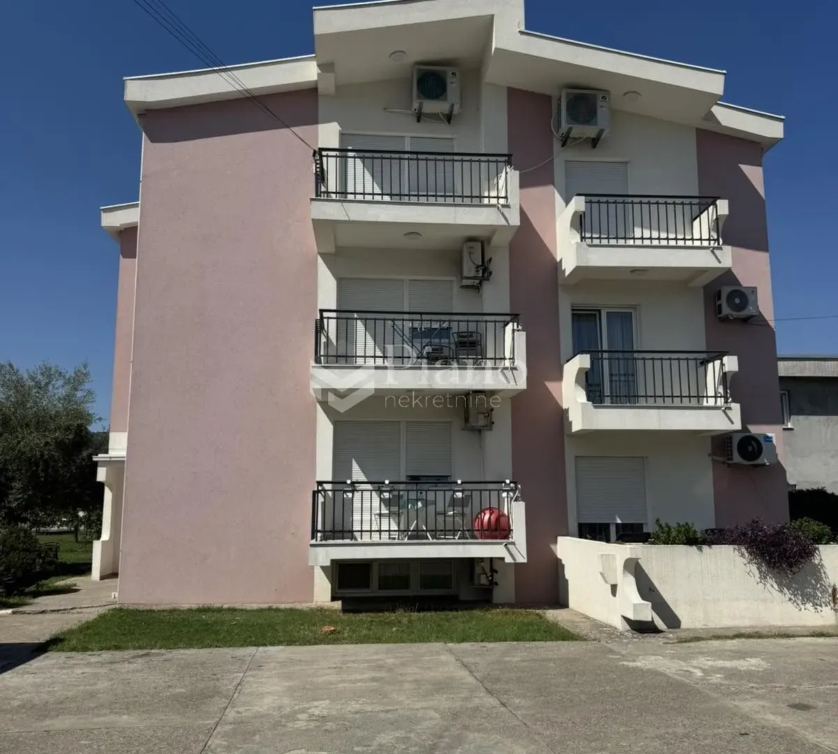 Rent, two bedroom apartment, 75m², Gornja Gorica, Podgorica