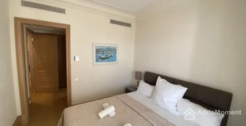 Prodaja, jednosoban stan, 83m², Centar, Tivat