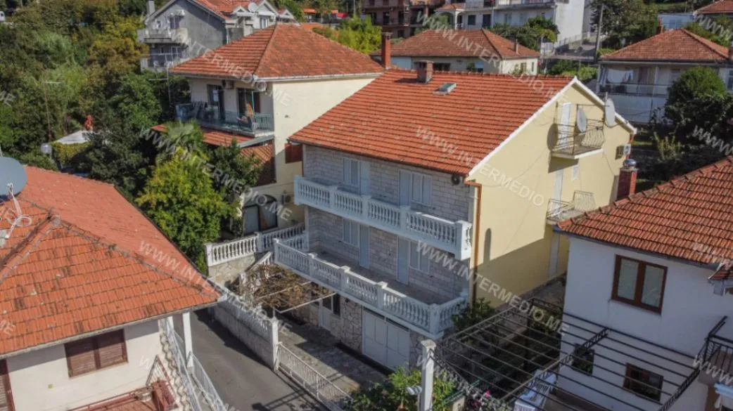 Prodaja, kuća, 316m², Igalo, Herceg Novi