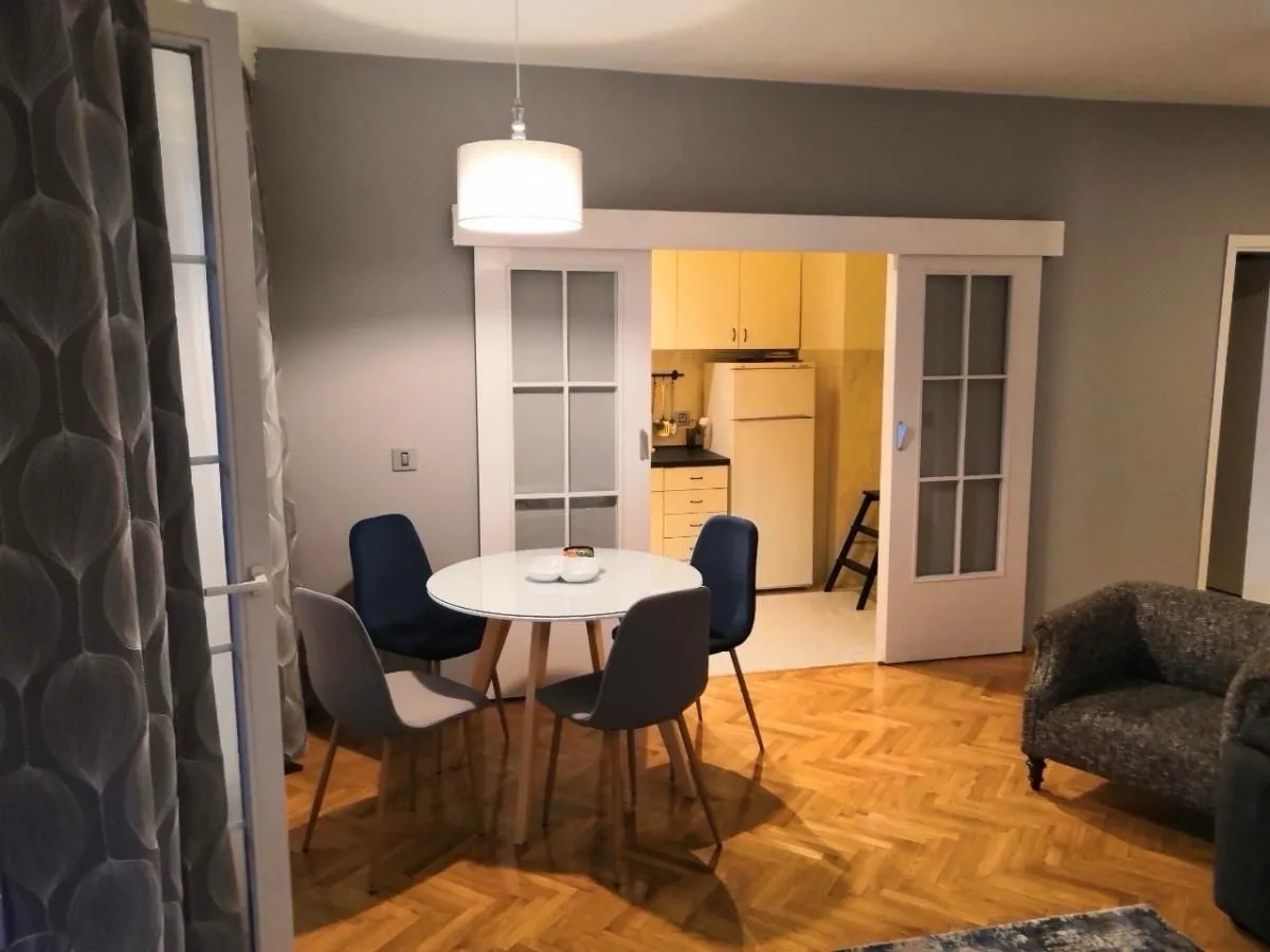 Prodaja, dvosoban stan, 64m², Centar, Novi Sad
