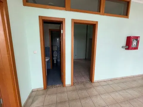 Rent, office space, 2600m², Stara Pazova, Srbija - image 10