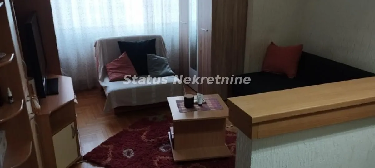 Izdavanje, garsonjera, 25m², Bulevar Oslobodjenja, Novi Sad Sve Podlokacije