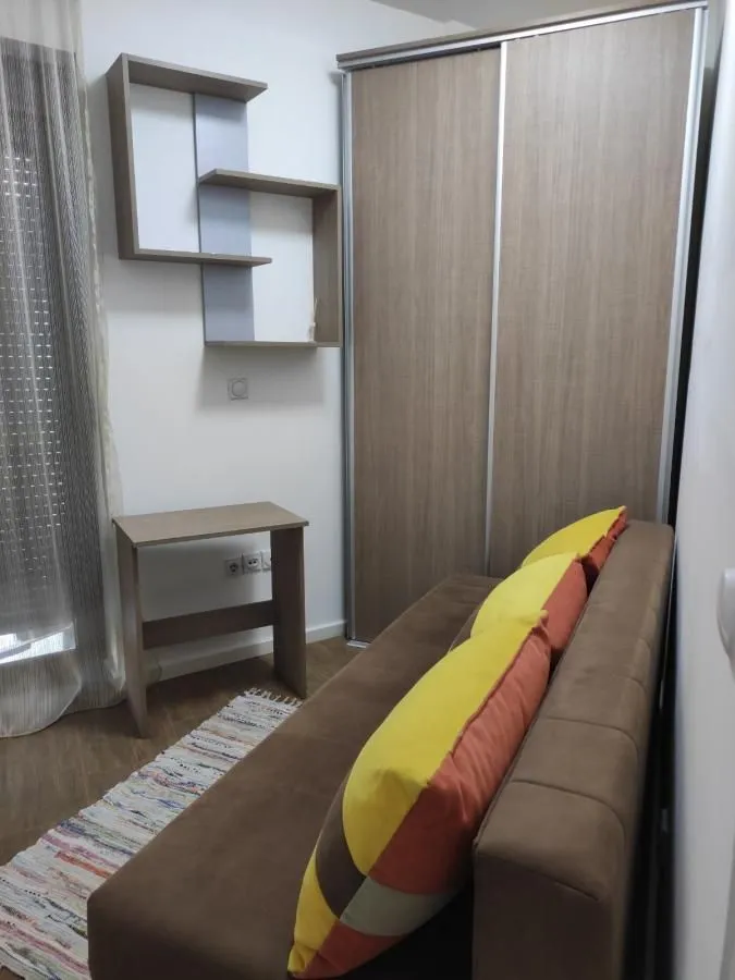 Izdavanje, jednosoban stan, 43m², Centar, Niš