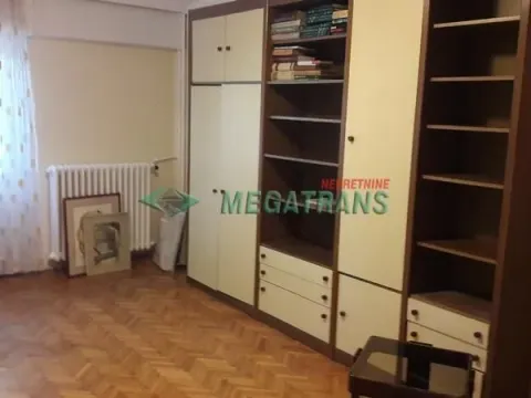 Izdavanje, trosoban stan, 100m², Centar, Novi Sad - image 19