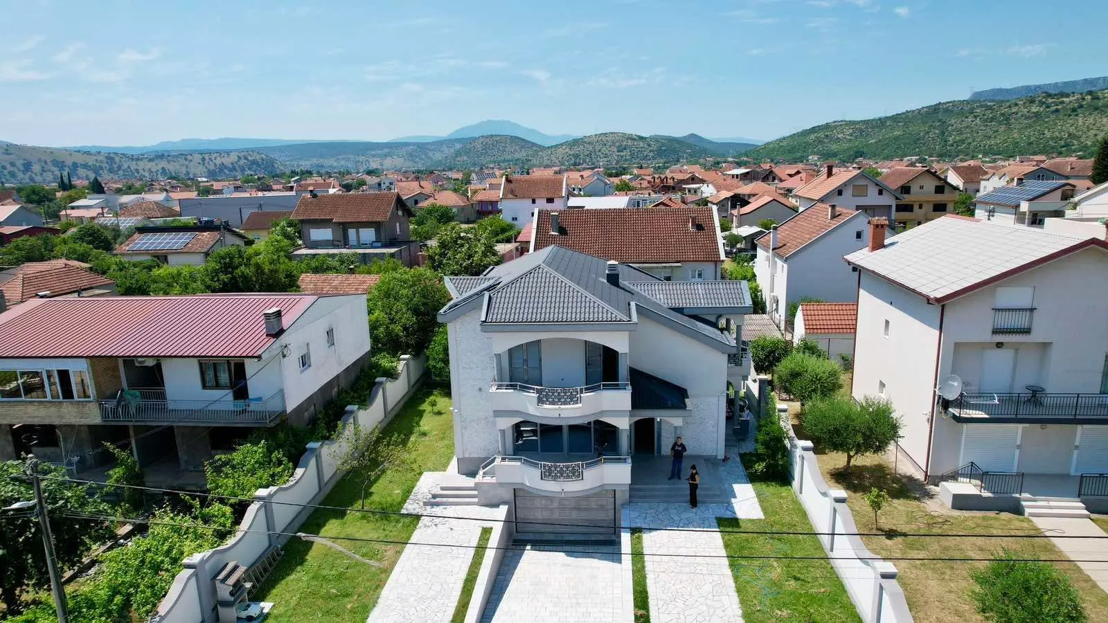 Izdavanje, kuća, 320m², Podgorica, Crna Gora