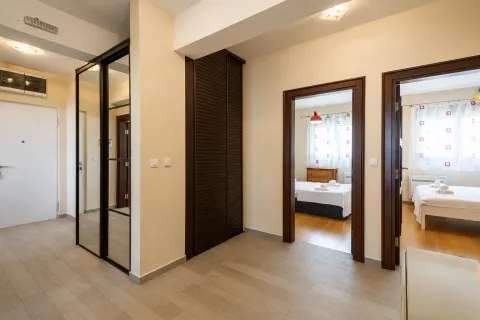Rent, three bedroom apartment, 140m², Škaljari, Kotor - image 7